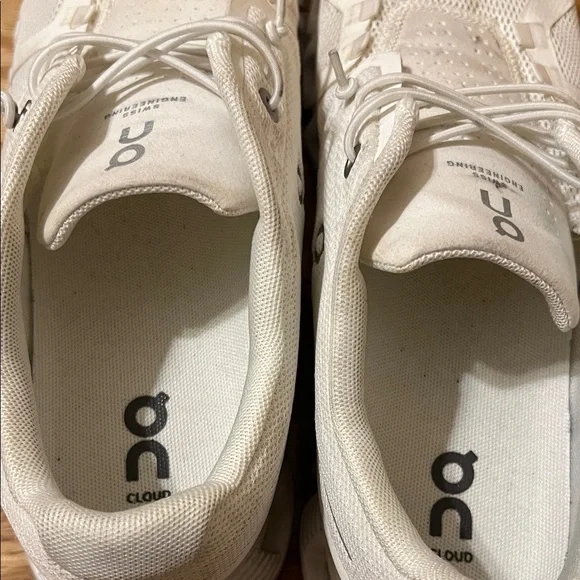 On Cloud white shoes. In great condition. - Picture 8 of 17